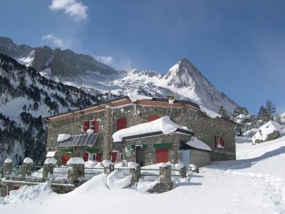 Refugio de Estós (Crédit photo pirineos.net) Refugio de Estós (Crédit photo pirineos.net)